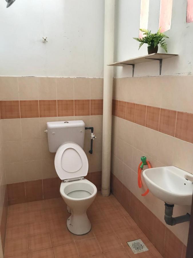 Solehah Homestay Seri Iskandar Bagian luar foto