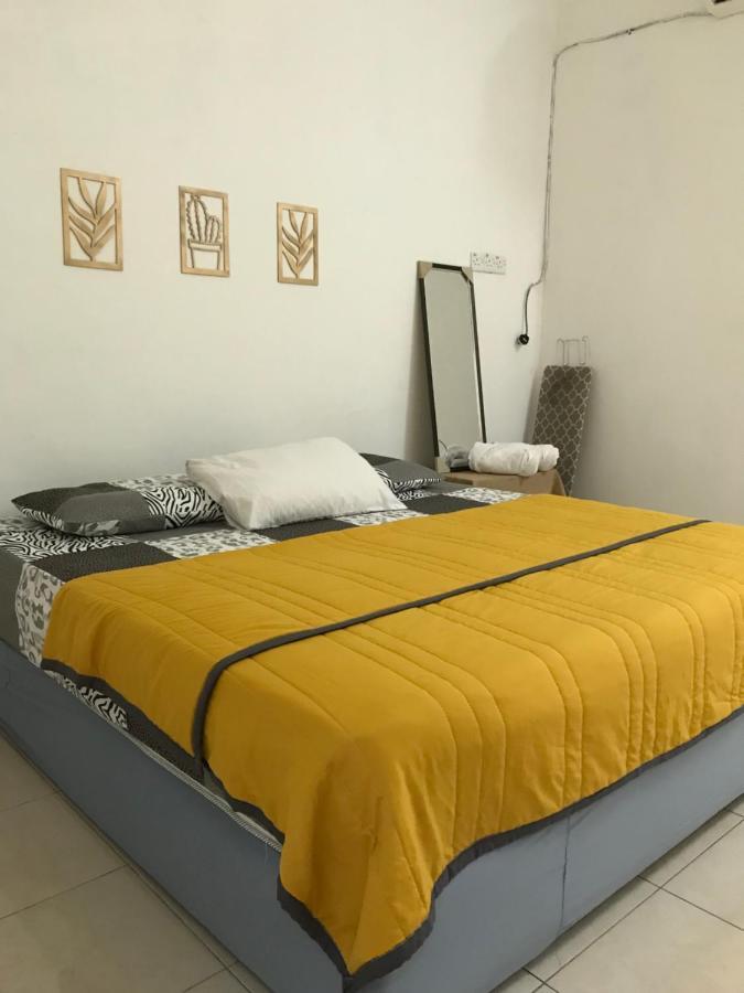 Solehah Homestay Seri Iskandar Bagian luar foto
