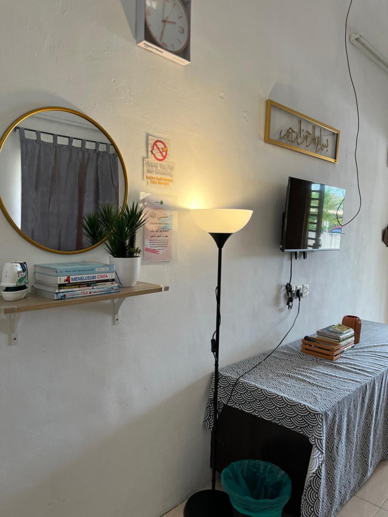 Solehah Homestay Seri Iskandar Bagian luar foto