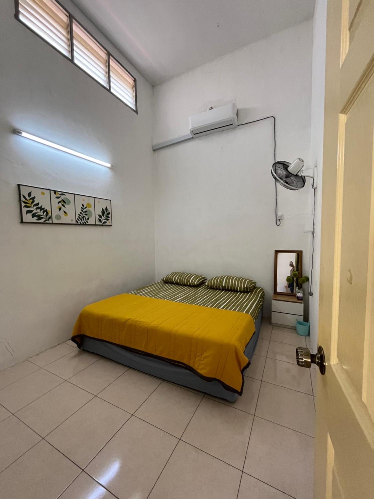 Solehah Homestay Seri Iskandar Bagian luar foto